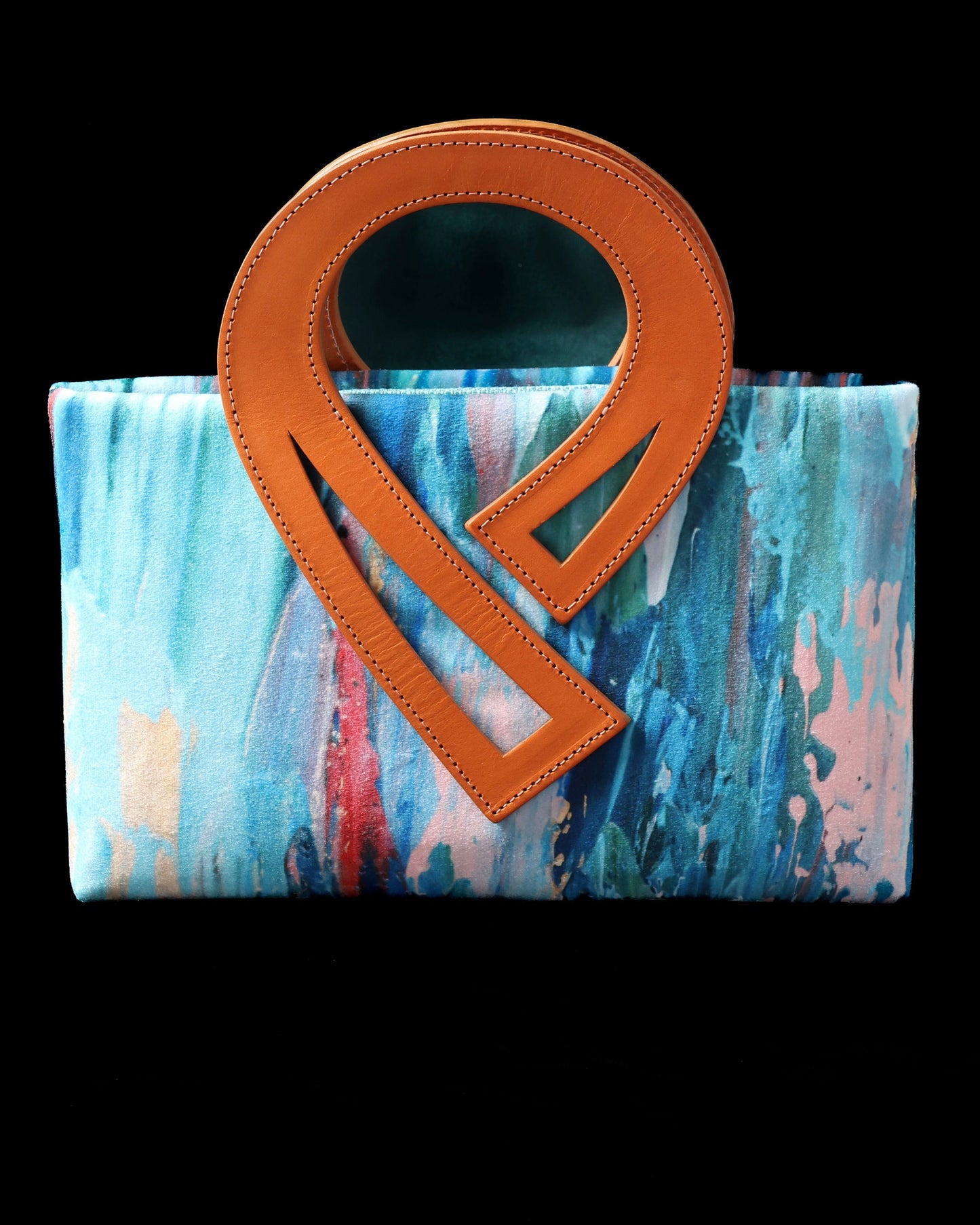 Handbag with a angular leather handle